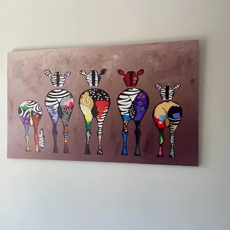 Un Nid Dans Les Pins *