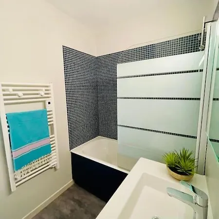 Un Nid Dans Les Pins * La Baule