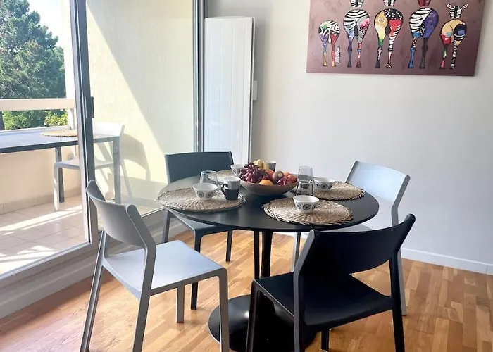 Un Nid Dans Les Pins Apartment