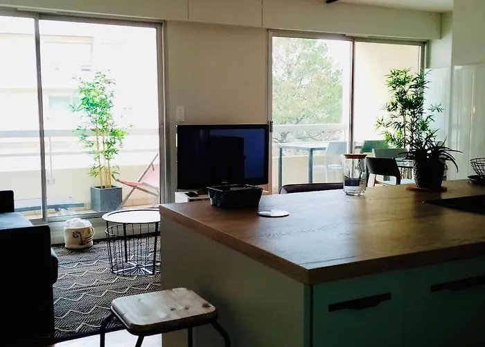 Un Nid Dans Les Pins Apartment